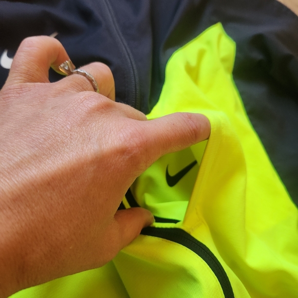 Nike Performance Jacket - Picture 3 of 6